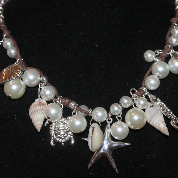 NWT Sea Life Charm Necklace, Turtle, Scallop Shell - Picture 4 of 4